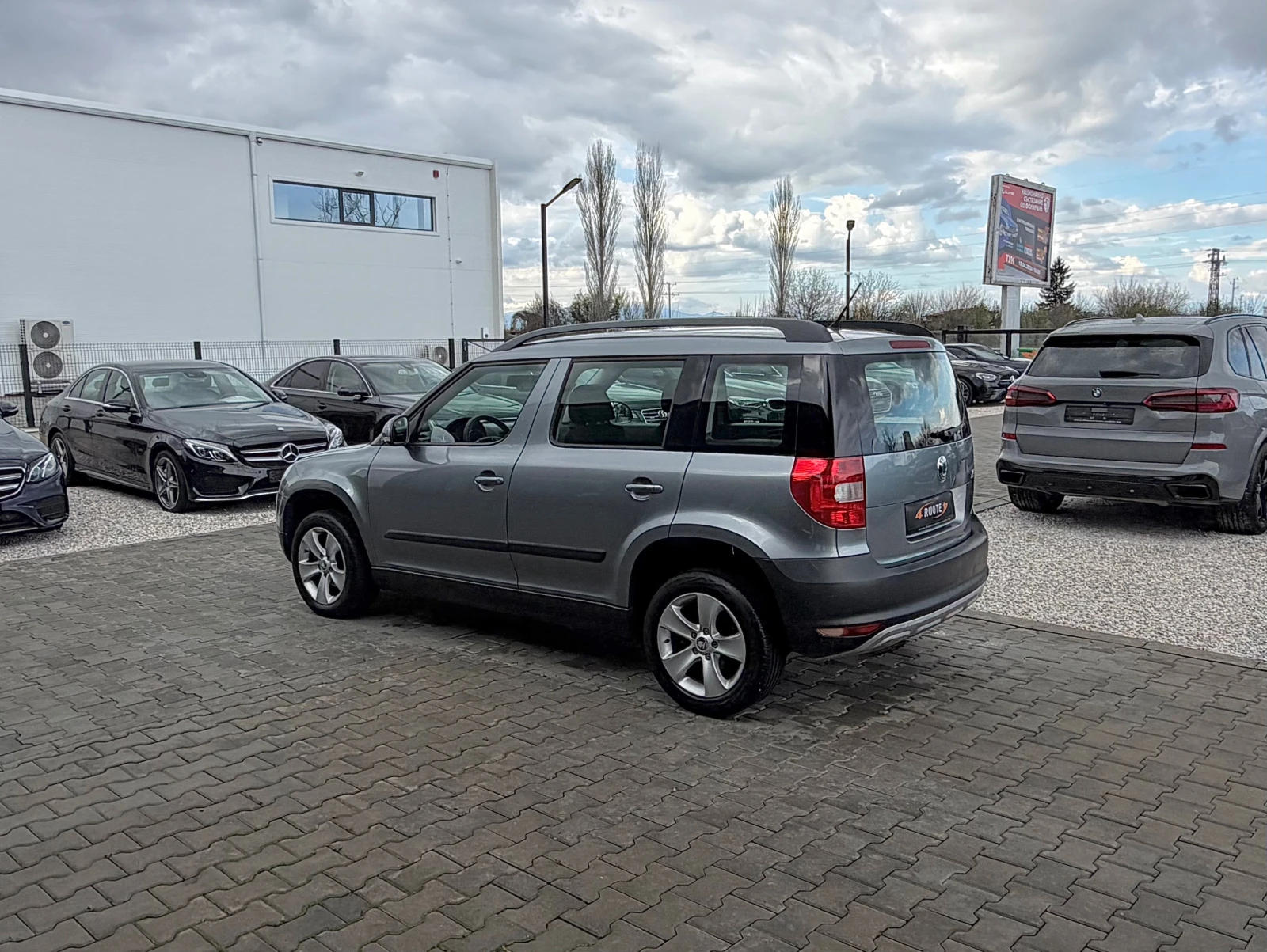 Skoda Yeti 1.6TDi , снимка 5 - Автомобили и джипове - 54092755