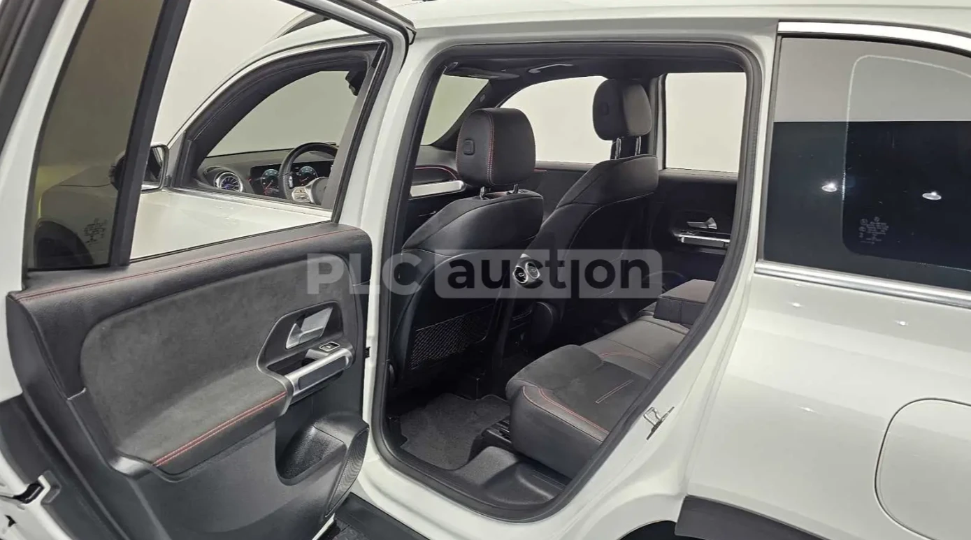 Mercedes-Benz GLB 250 4MATIC* AMG LINE, снимка 11 - Автомобили и джипове - 54224431