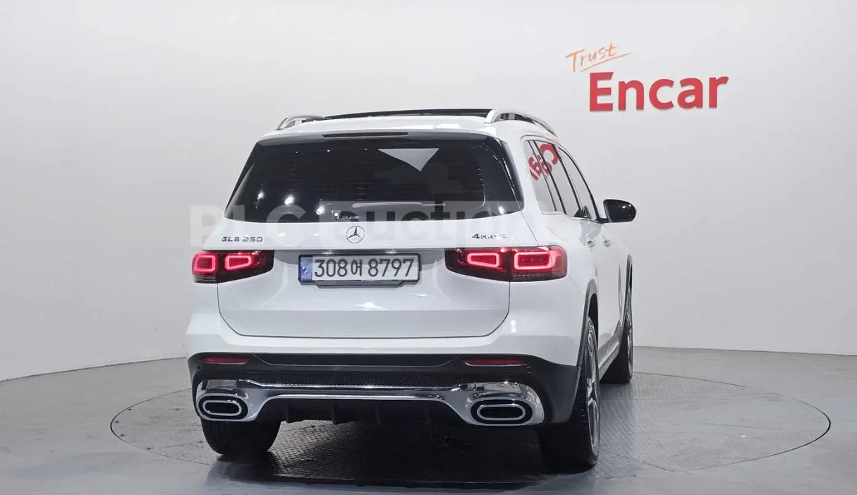 Mercedes-Benz GLB 250 4MATIC* AMG LINE, снимка 2 - Автомобили и джипове - 54224431