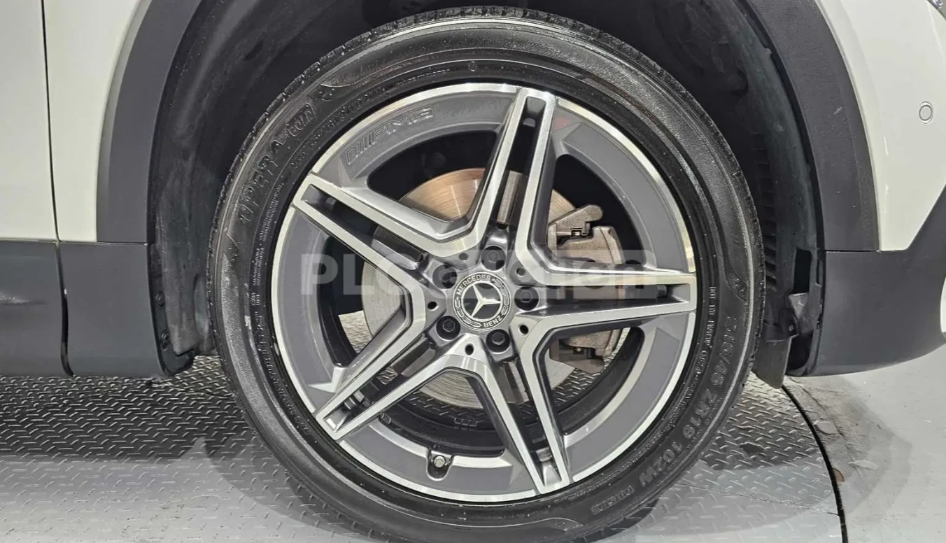 Mercedes-Benz GLB 250 4MATIC* AMG LINE, снимка 6 - Автомобили и джипове - 54224431