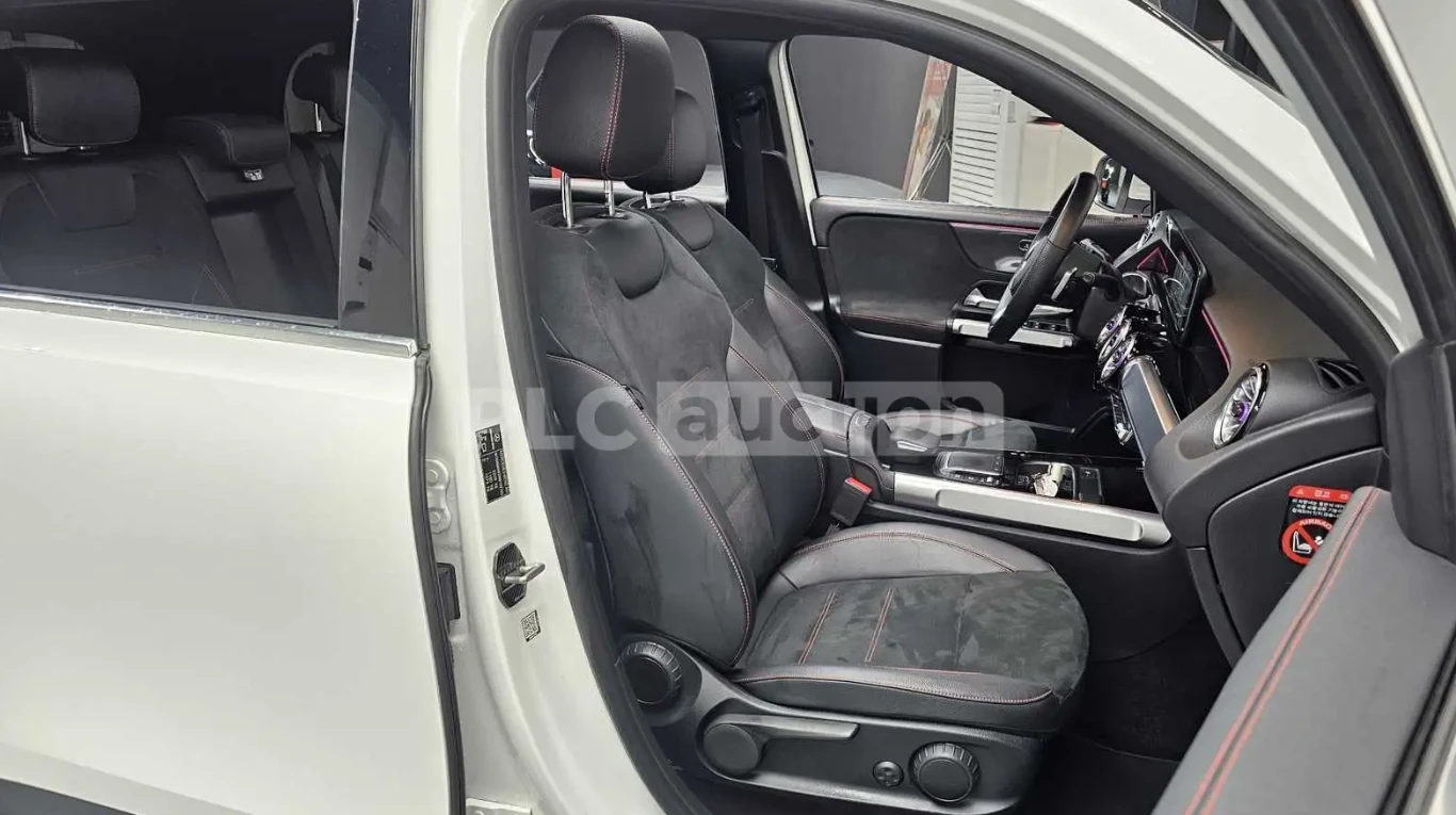 Mercedes-Benz GLB 250 4MATIC* AMG LINE, снимка 12 - Автомобили и джипове - 54224431