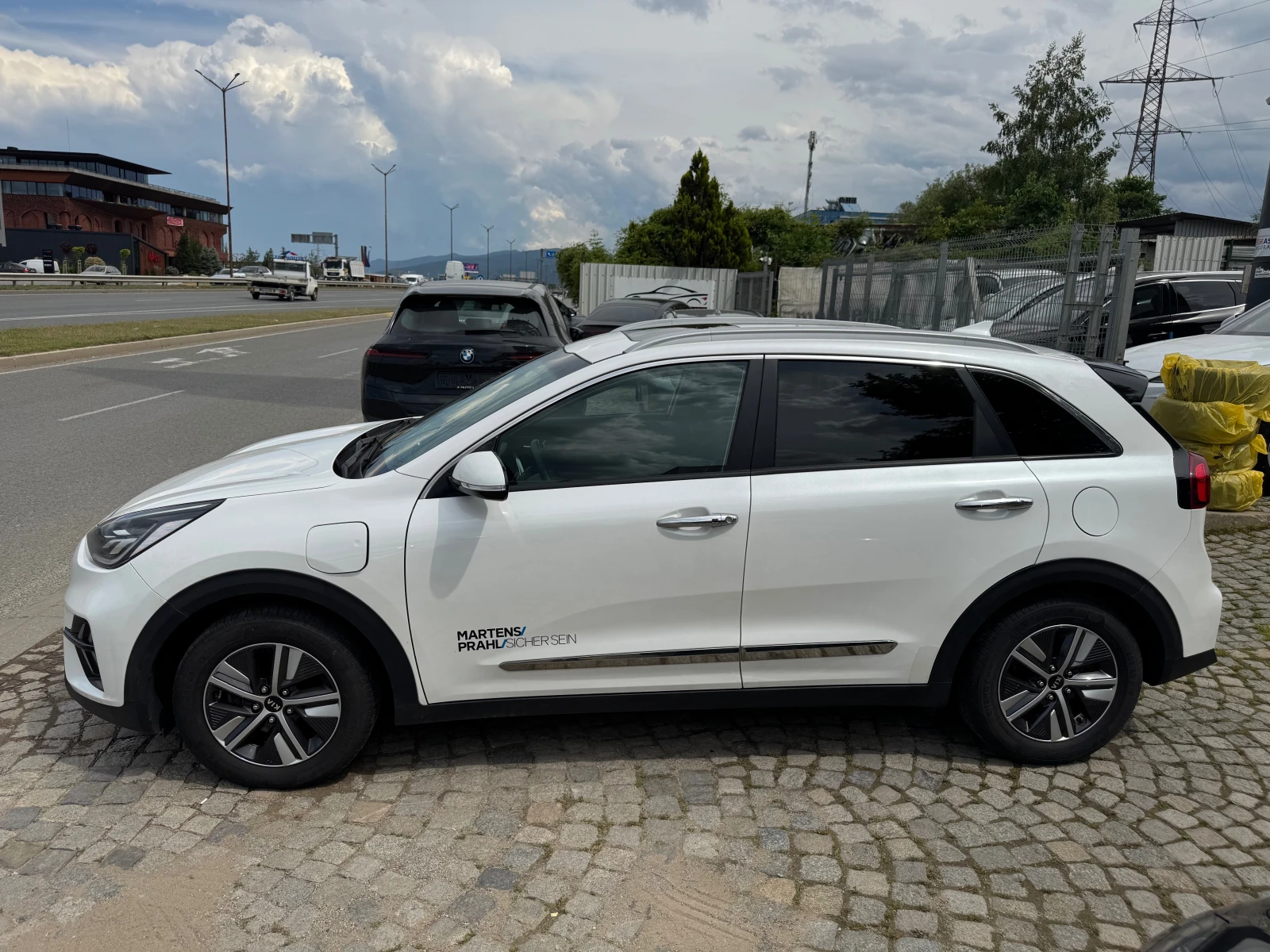 Kia Niro, снимка 3 - Автомобили и джипове - 55103145