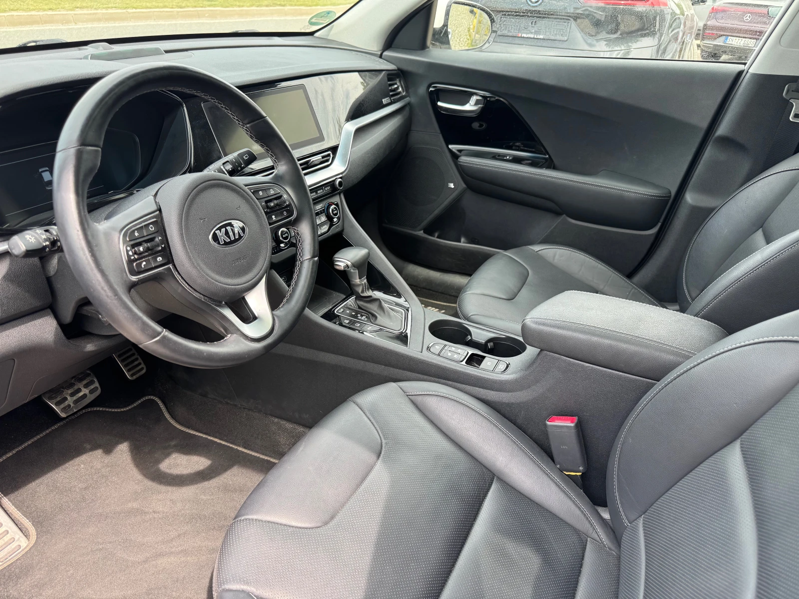 Kia Niro, снимка 6 - Автомобили и джипове - 55103145