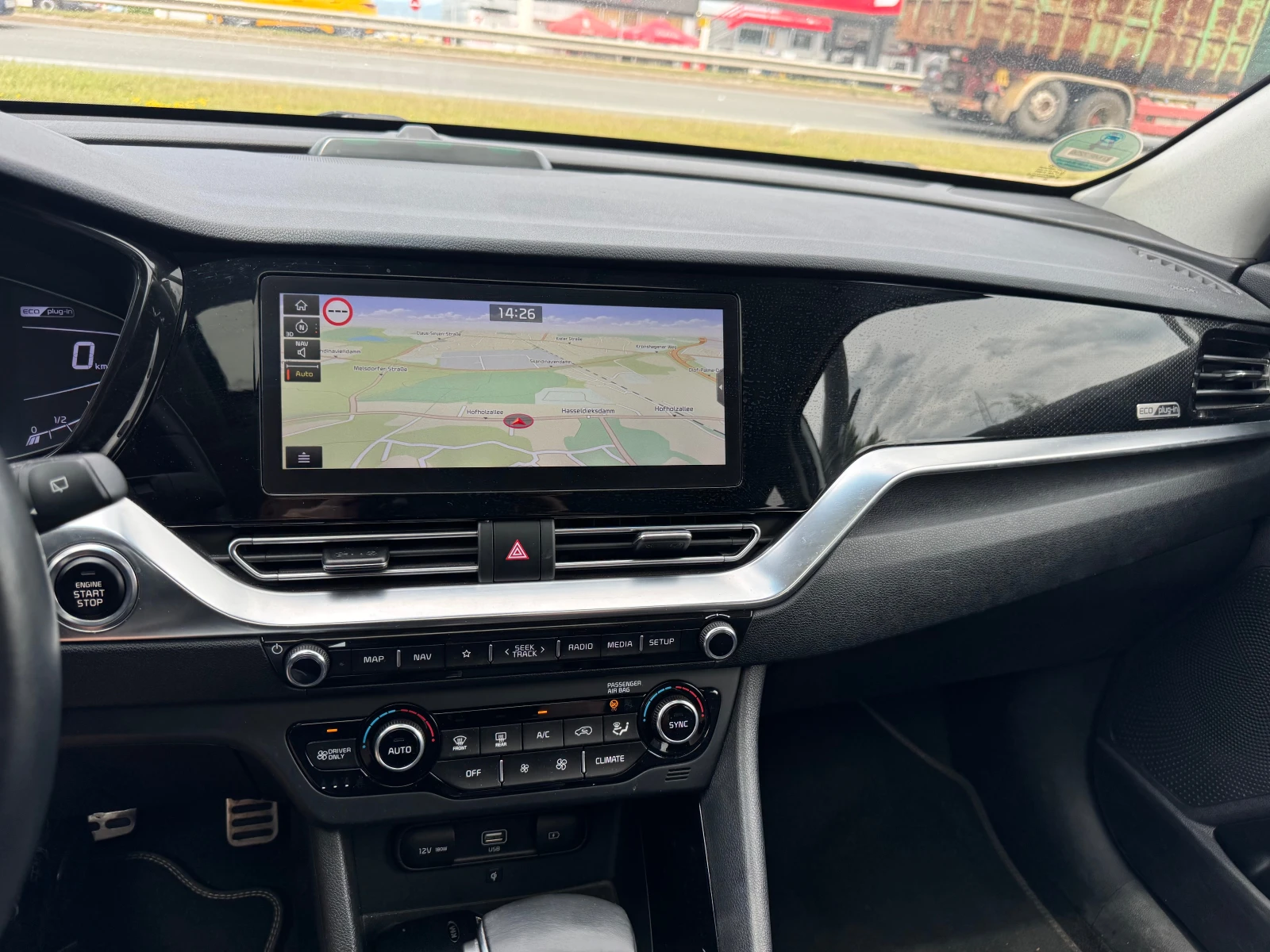 Kia Niro, снимка 9 - Автомобили и джипове - 55103145