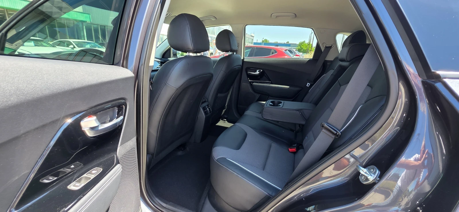 Kia Niro 64kw face-lift ТЕРМОПОМПА, снимка 12 - Автомобили и джипове - 55507214