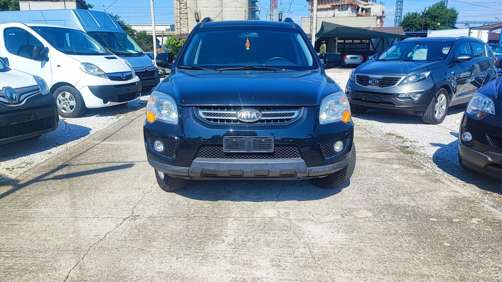 Kia Sportage 2.0i, снимка 2 - Автомобили и джипове - 55637490
