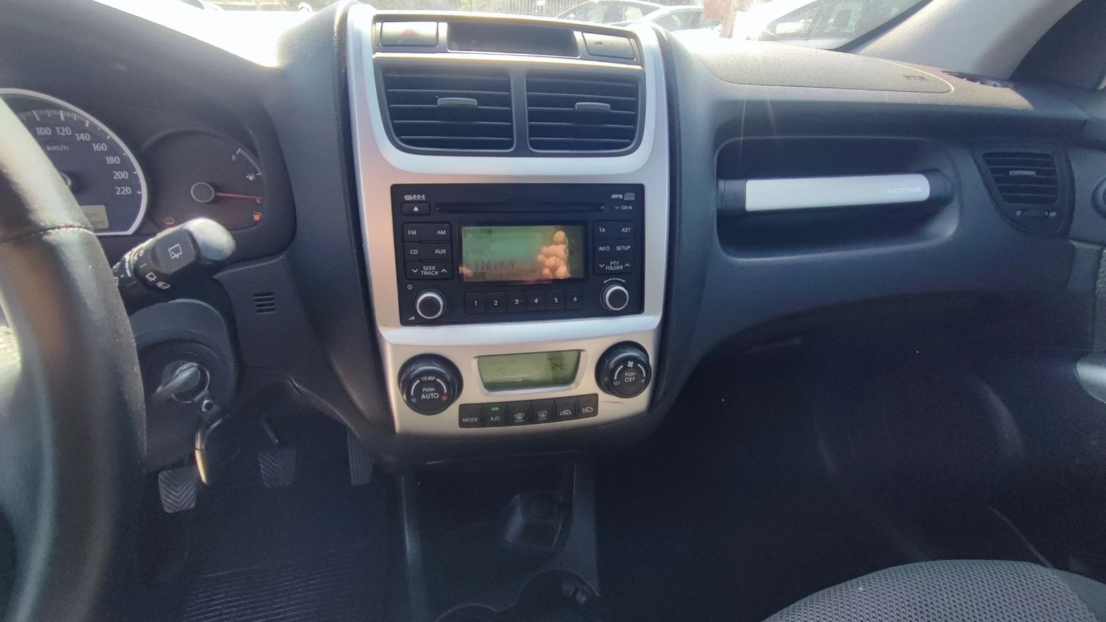 Kia Sportage 2.0i, снимка 11 - Автомобили и джипове - 55637490