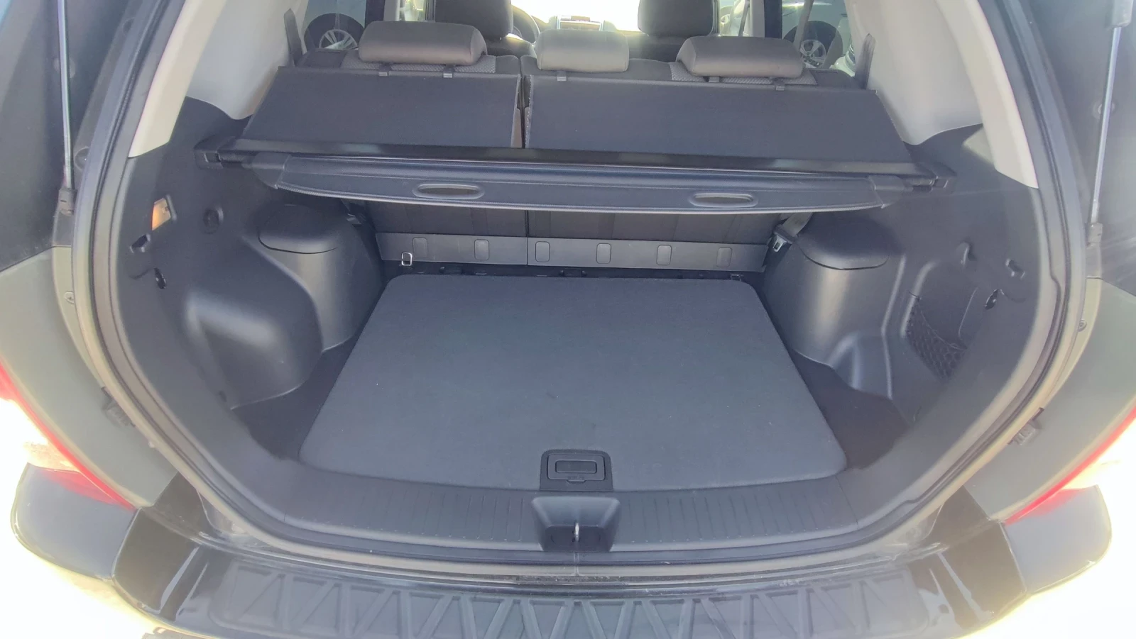 Kia Sportage 2.0i, снимка 16 - Автомобили и джипове - 55637490