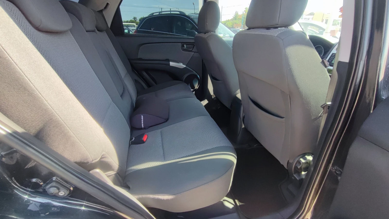 Kia Sportage 2.0i, снимка 14 - Автомобили и джипове - 55637490