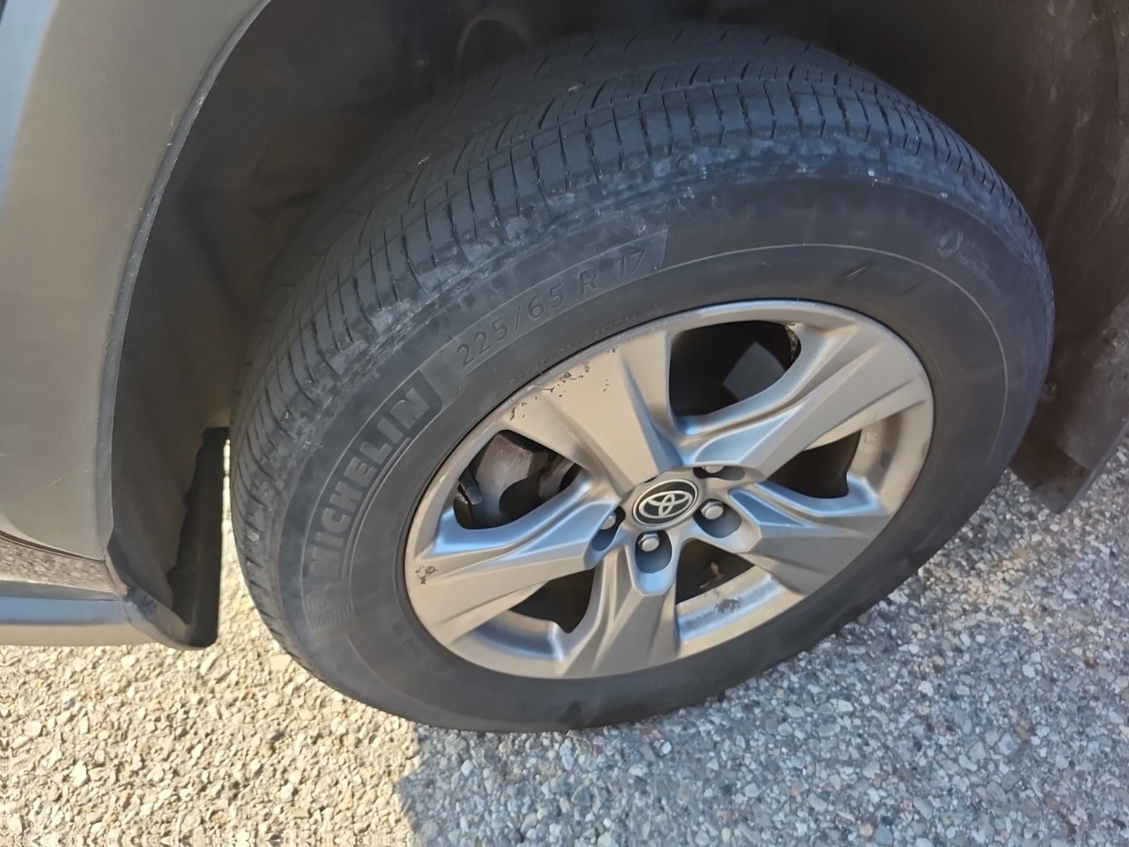Toyota Rav4 HYBRID XLE/CARFAX/ФИНАНСИРАНЕ, снимка 6 - Автомобили и джипове - 55801643