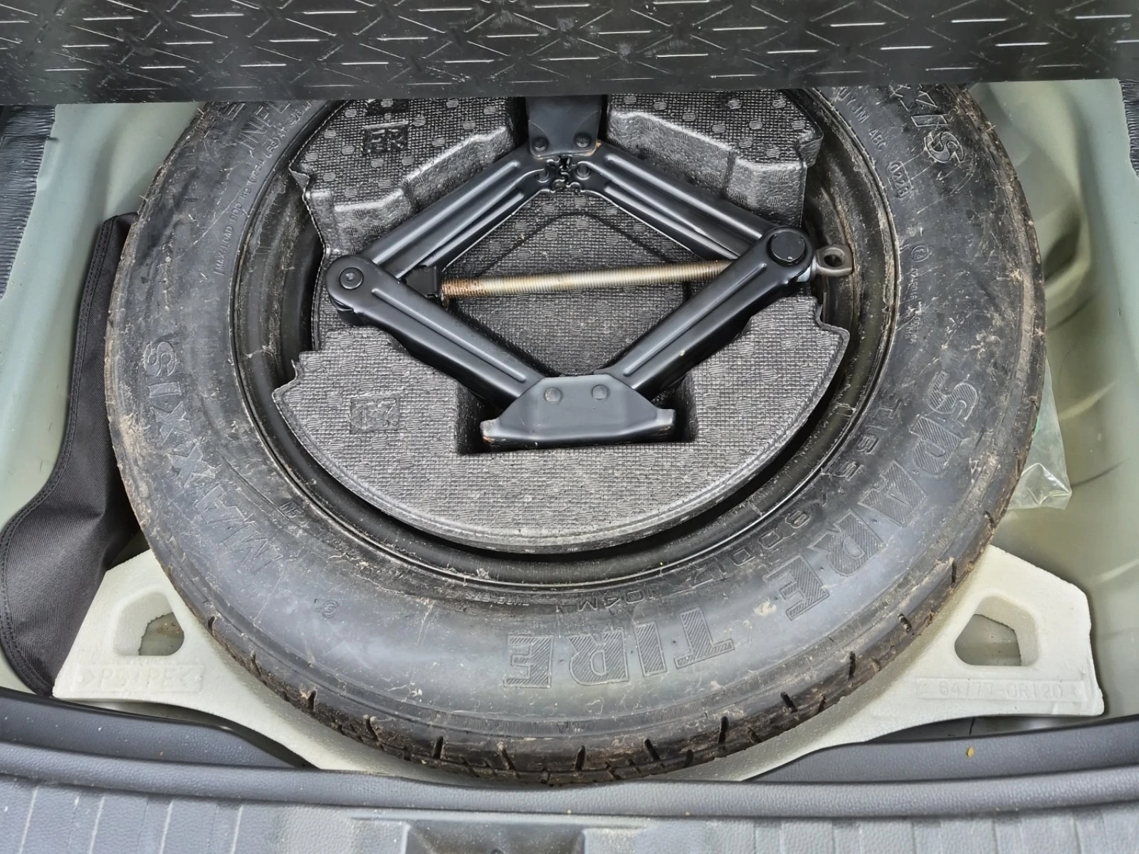Toyota Rav4 HYBRID XLE/CARFAX/ФИНАНСИРАНЕ, снимка 14 - Автомобили и джипове - 55801643