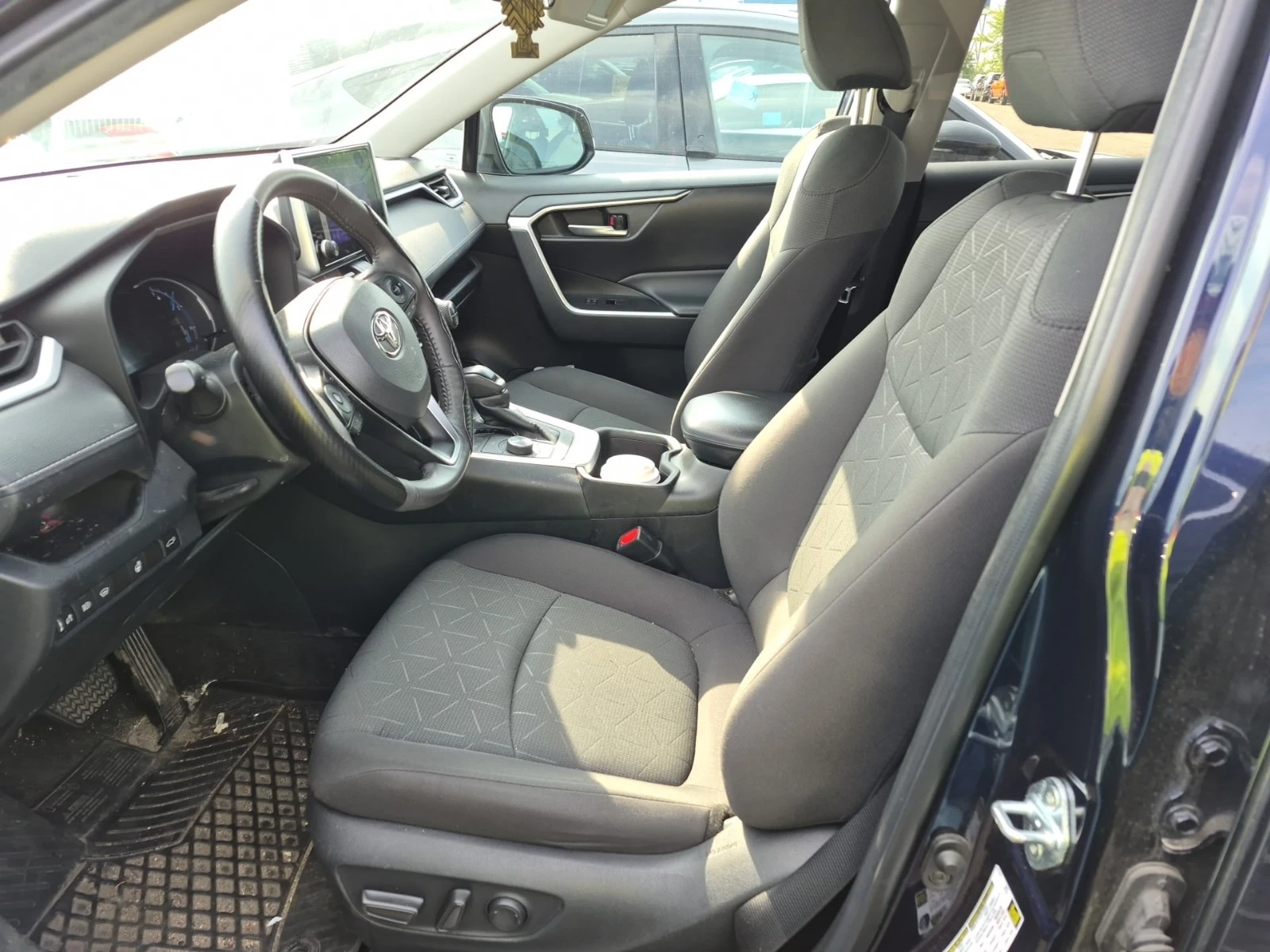 Toyota Rav4 HYBRID XLE/CARFAX/ФИНАНСИРАНЕ, снимка 5 - Автомобили и джипове - 55801643