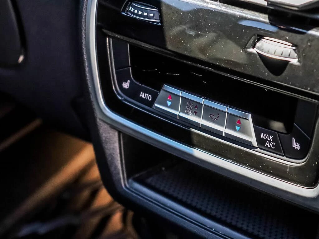 BMW X5 40i M-PACK * ПАНО * КАМЕРА * ПОДГРЕВИ * HARMAN K, снимка 10 - Автомобили и джипове - 55843371