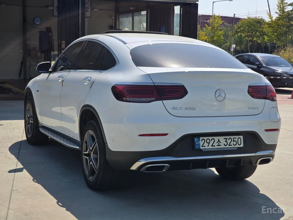Mercedes-Benz GLC 300 e* COUPE* 4MATIC* AMG LINE* �����* ���������* CAM | Mobile.bg � ����������� 4