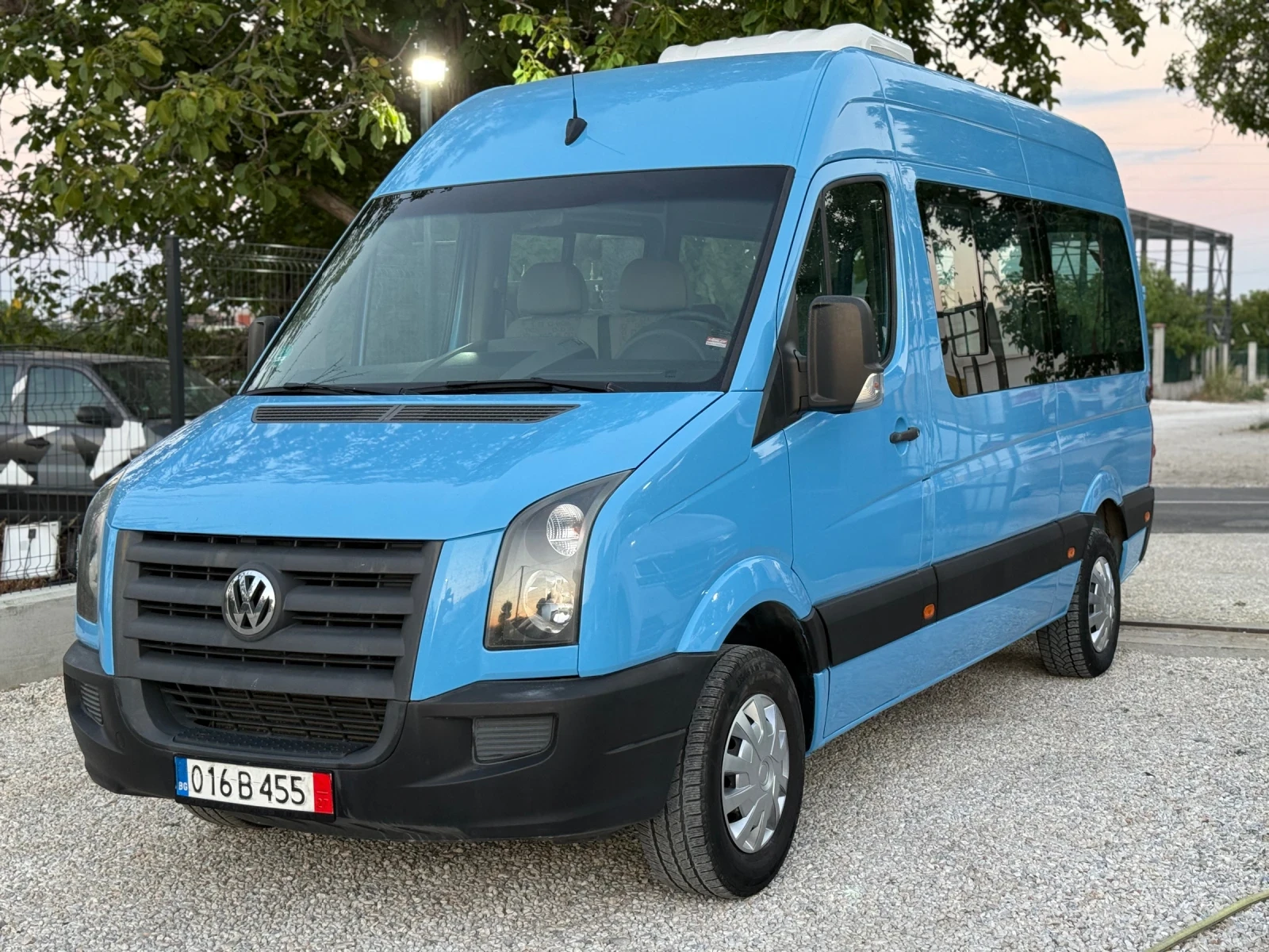 VW Crafter ИНВАЛИДНА РАМПА/КЛИМА/ПЕЧКА, снимка 3 - Бусове и автобуси - 55729708