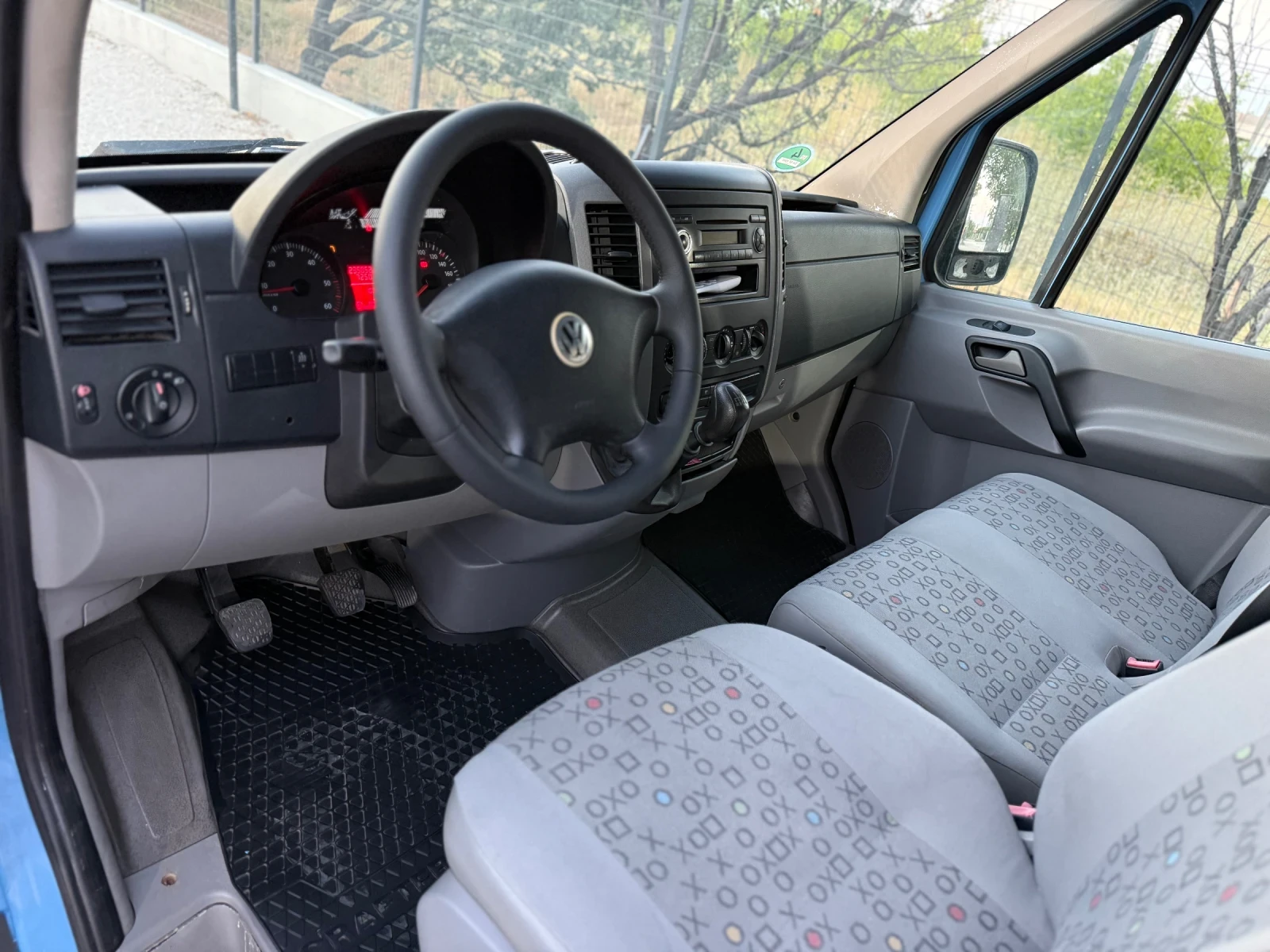 VW Crafter ИНВАЛИДНА РАМПА/КЛИМА/ПЕЧКА, снимка 5 - Бусове и автобуси - 55729708
