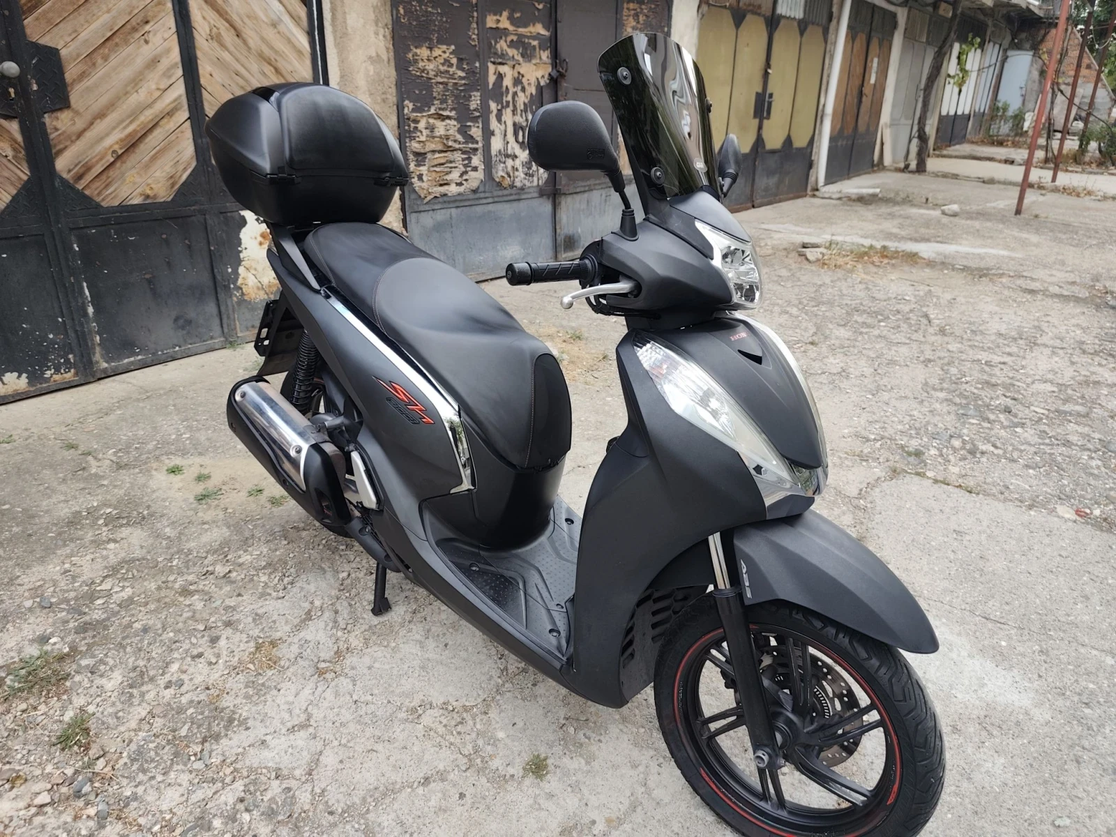 Honda Sh ABS, LED, Keyless , снимка 4 - Мотоциклети и мототехника - 55772445