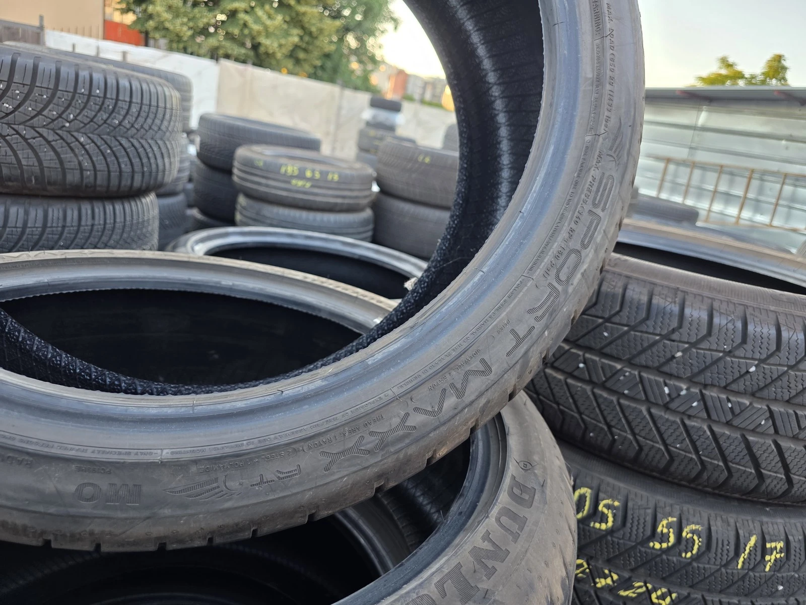 Гуми Летни 225/40R19, снимка 9 - Гуми и джанти - 56664441