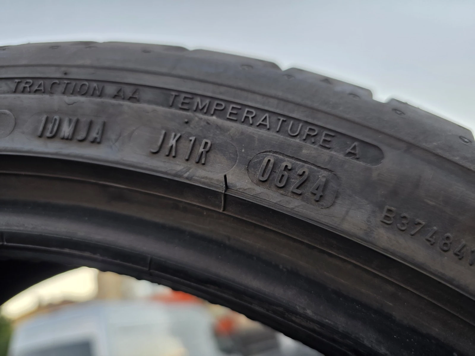 Гуми Летни 225/40R19, снимка 6 - Гуми и джанти - 56664441