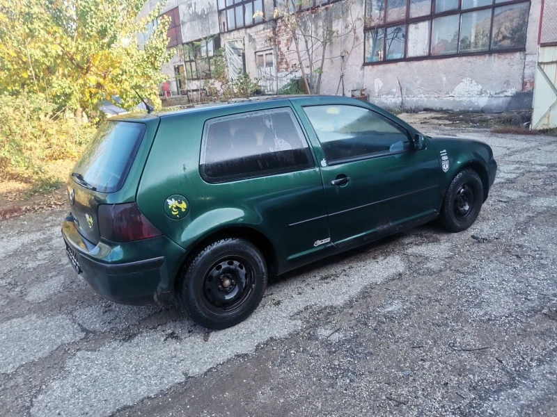 VW Golf 1.4i 75кс, снимка 5 - Автомобили и джипове - 47189698