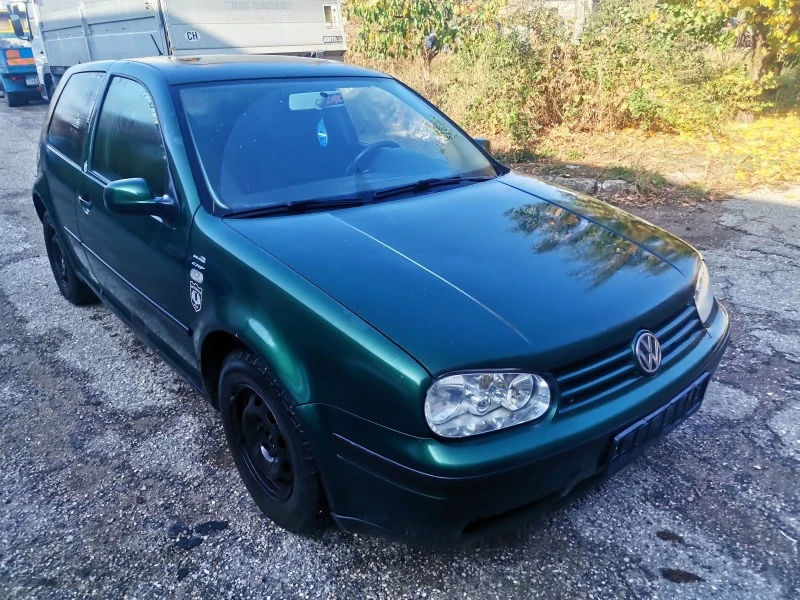 VW Golf 1.4i 75кс, снимка 8 - Автомобили и джипове - 47189698