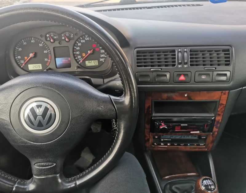 VW Bora 2.0i 162000км, снимка 9 - Автомобили и джипове - 48535403