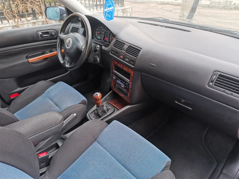 VW Bora 2.0i 162000км Окончателна цена! , снимка 11 - Автомобили и джипове - 48606592