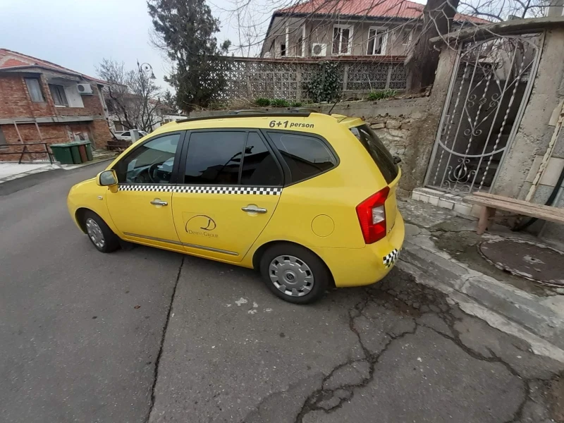 Kia Carens CRDI, снимка 6 - Автомобили и джипове - 48990409