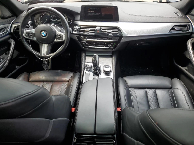 BMW 550 M550I/XDRIVE/HARMAN KARDON/ПАНО/AMBI LIGHT, снимка 8 - Автомобили и джипове - 49545010