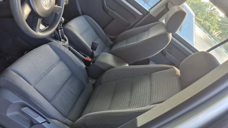 VW Touran 2.0 TDi 136hp На части , снимка 9 - Автомобили и джипове - 50575773