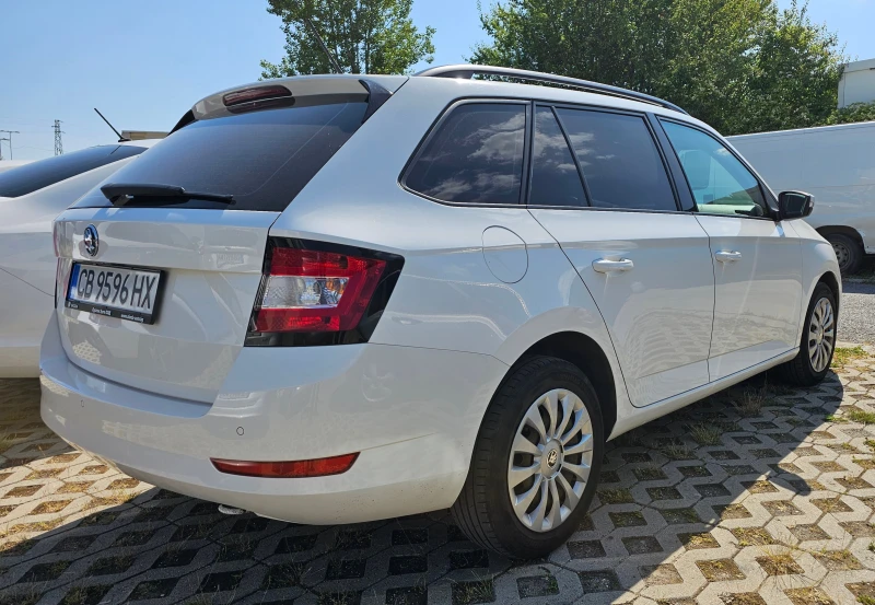 Skoda Fabia 1.0, снимка 3 - Автомобили и джипове - 52732553