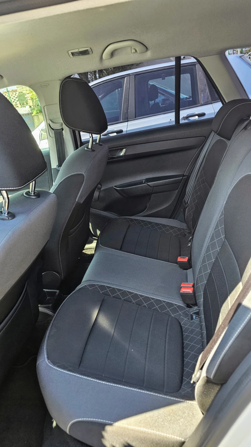 Skoda Fabia 1.0, снимка 7 - Автомобили и джипове - 52732553