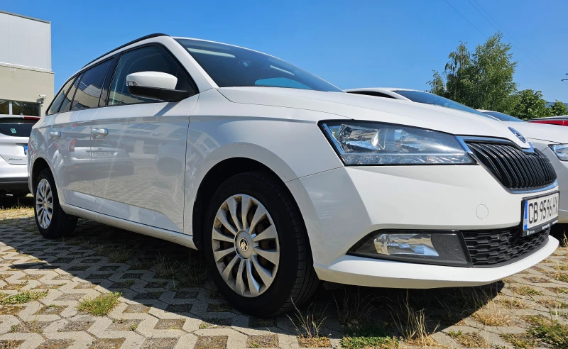 Skoda Fabia 1.0, снимка 2 - Автомобили и джипове - 52732553