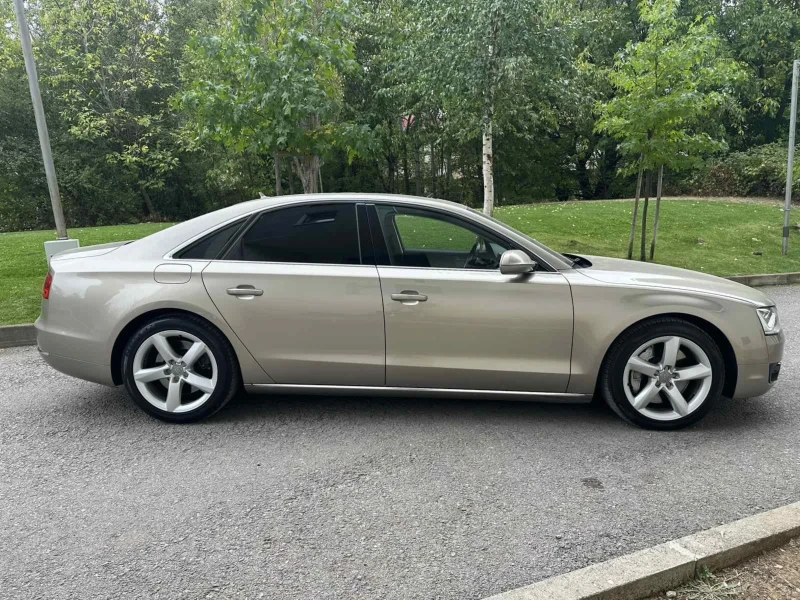 Audi A8 4.2TDI / ПОДГРЕВ / ВЕНТИЛАЦИЯ , снимка 8 - Автомобили и джипове - 51911638