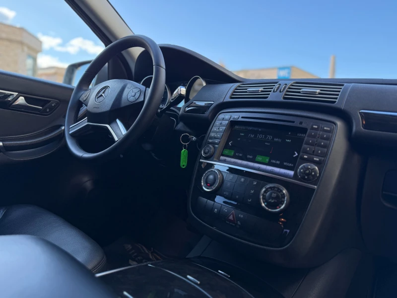 Mercedes-Benz R 350 6 МЕСЕЦА ГАРАНЦИЯ/265к.с. Facelift/Камера, снимка 10 - Автомобили и джипове - 53132819