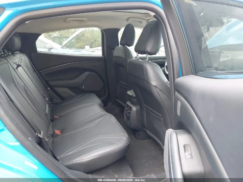 Ford Mustang Mach-E PREMIUM | ЦЕНА ДО БЪЛГАРИЯ | , снимка 8 - Автомобили и джипове - 53361254