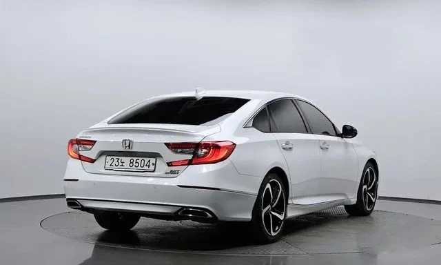 Honda Accord 2.0T - изображение 2
