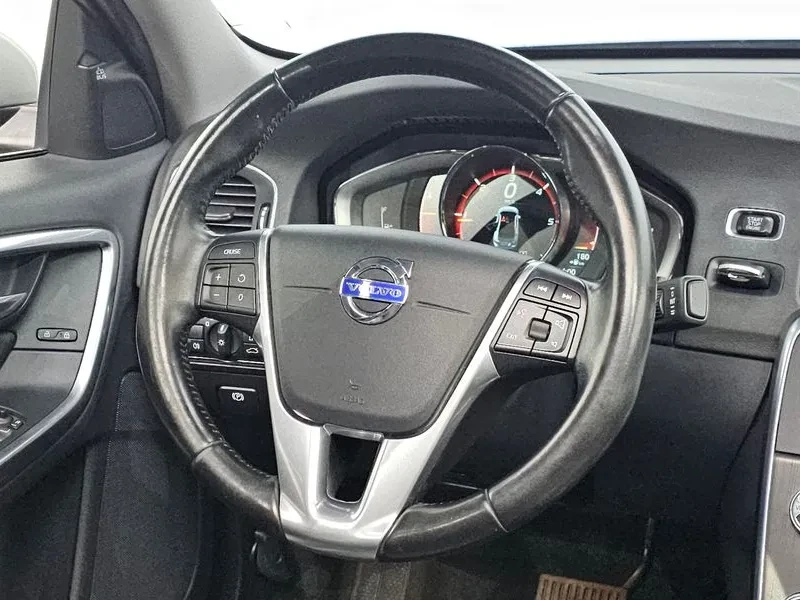 Volvo S60, снимка 13 - Автомобили и джипове - 54326562