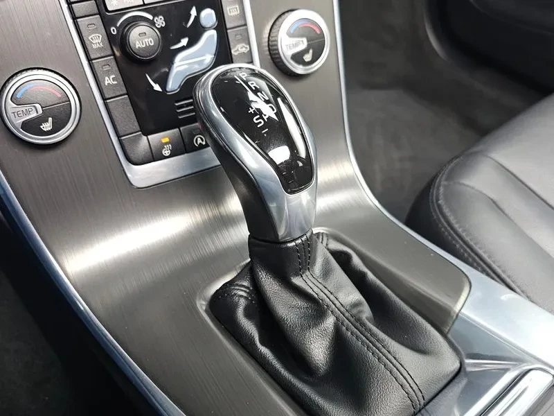 Volvo S60, снимка 9 - Автомобили и джипове - 54326562