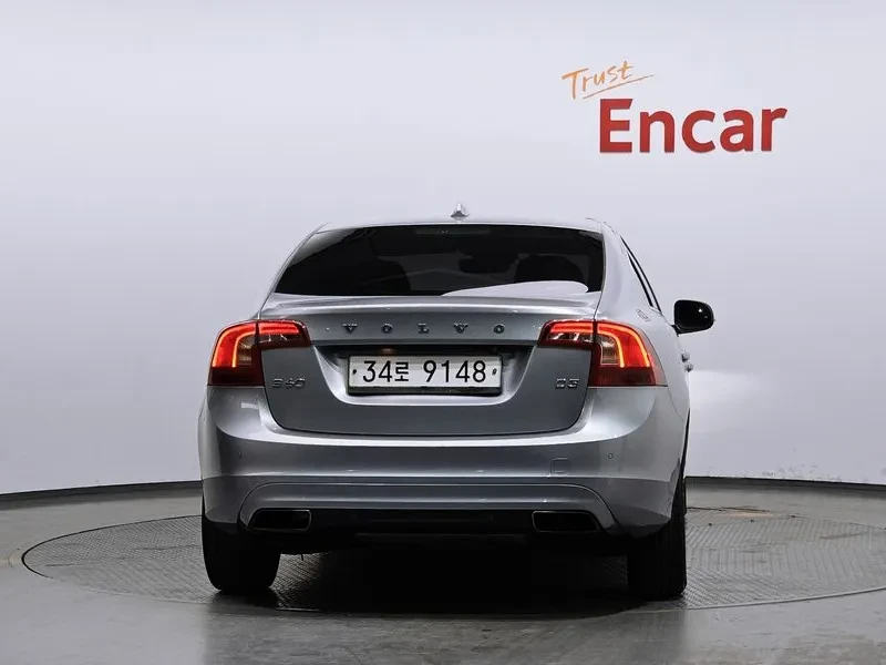 Volvo S60, снимка 4 - Автомобили и джипове - 54326562