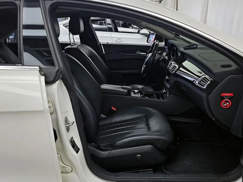 Mercedes-Benz CLS, снимка 11 - Автомобили и джипове - 55783621