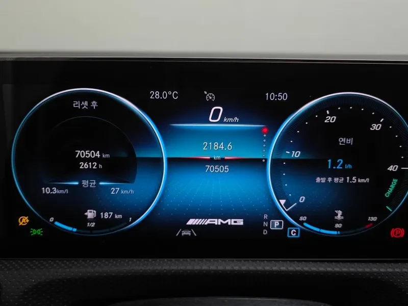 Mercedes-Benz A 35 4MATIC AMG, снимка 8 - Автомобили и джипове - 55790294