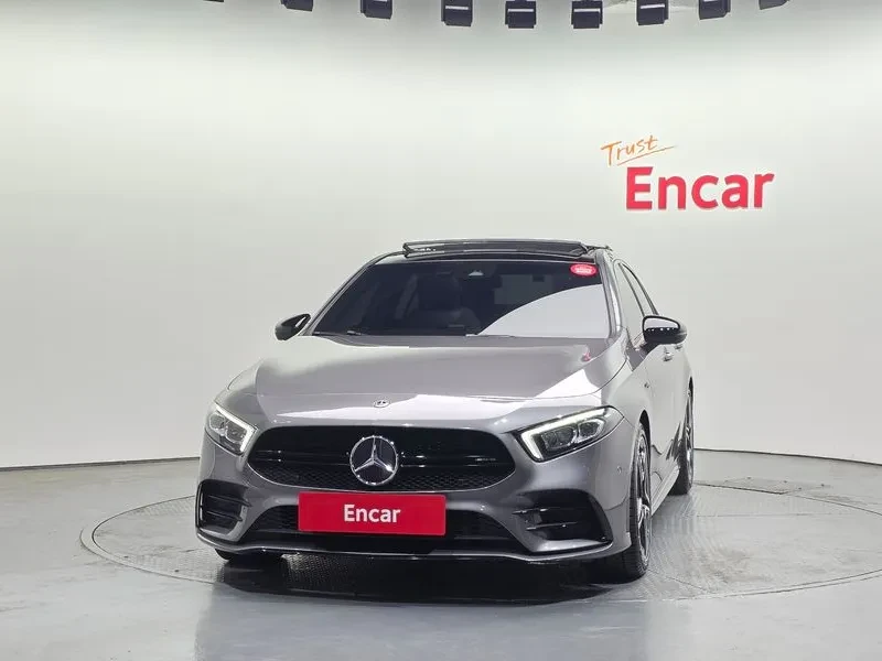 Mercedes-Benz A 35 4MATIC AMG, снимка 3 - Автомобили и джипове - 55790294