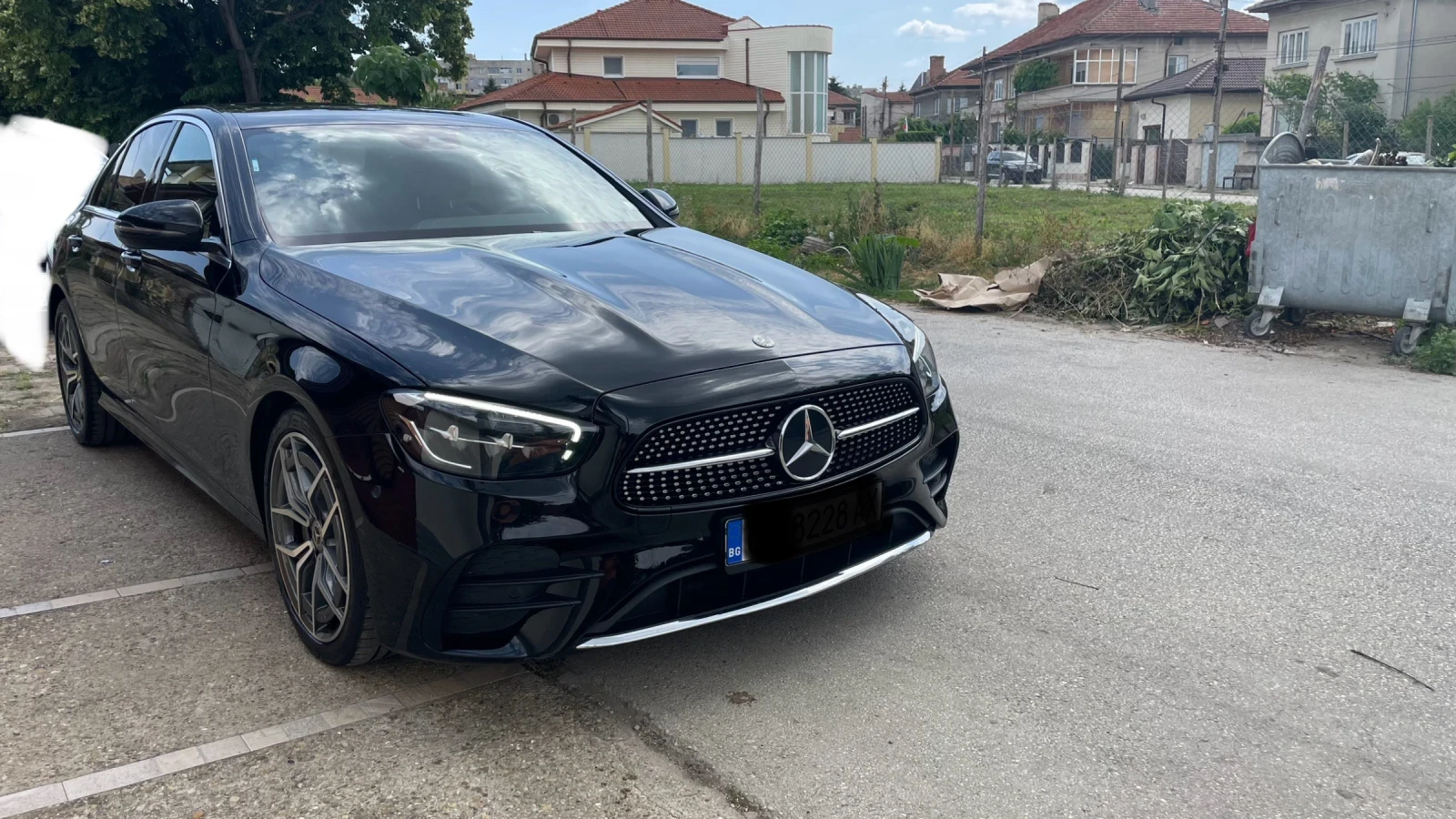 Mercedes-Benz E 220 4matik, AMG пакет, в гаранция до 05.2026г, снимка 1
