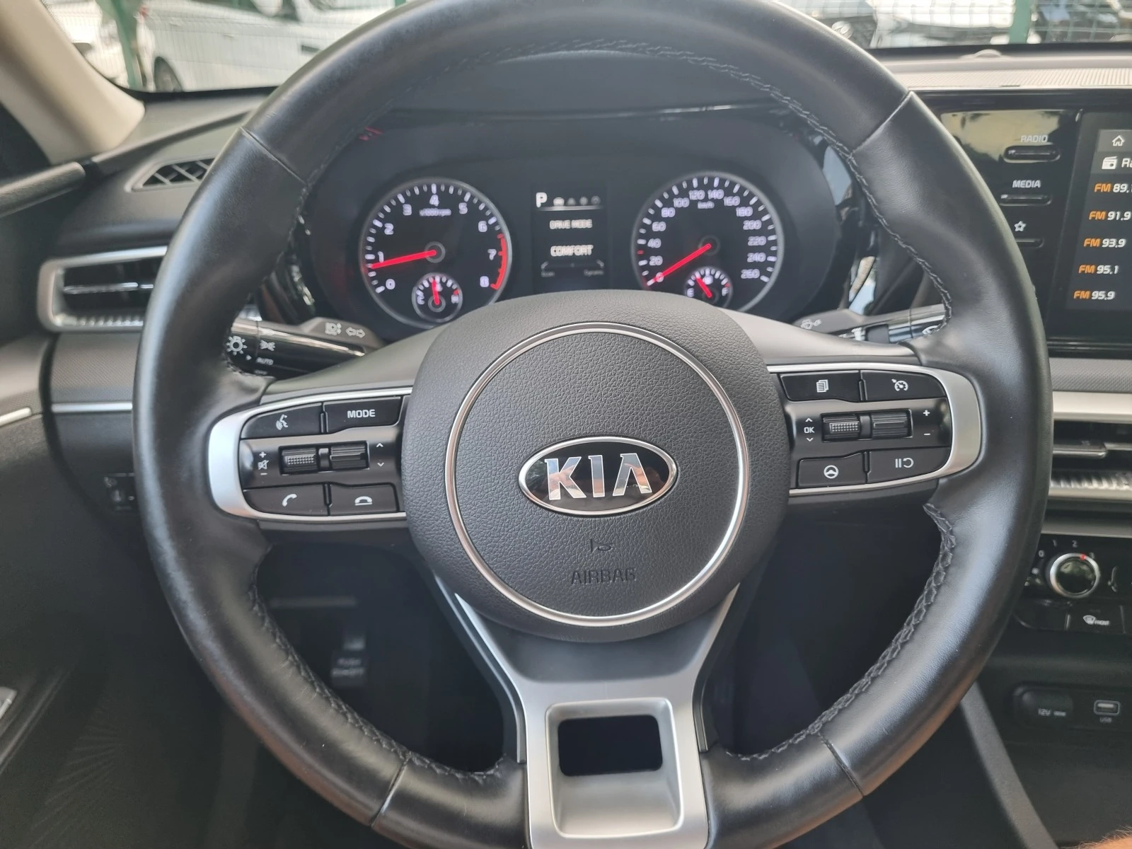 Kia K5 2.0 cm3 LPG - изображение 10