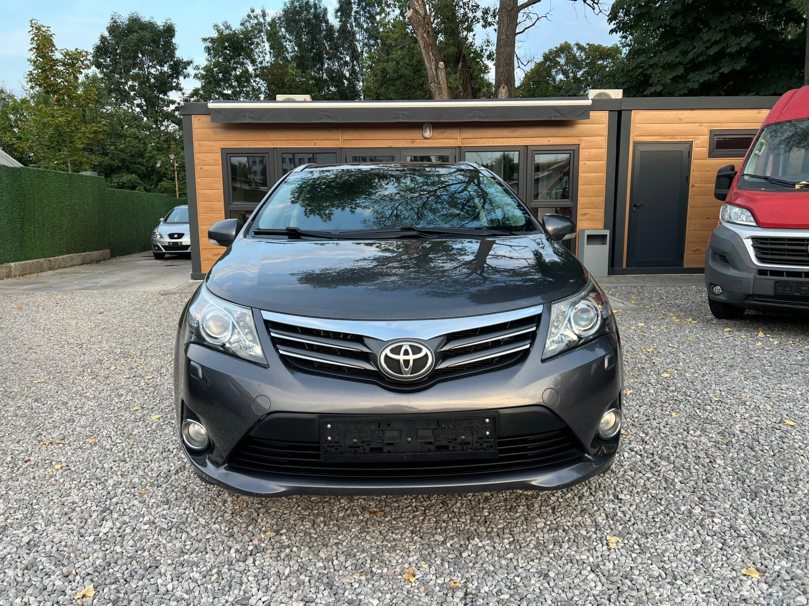 Toyota Avensis 1.8i/Automatic/Facelift/Камера/Подгрев седалки - изображение 2