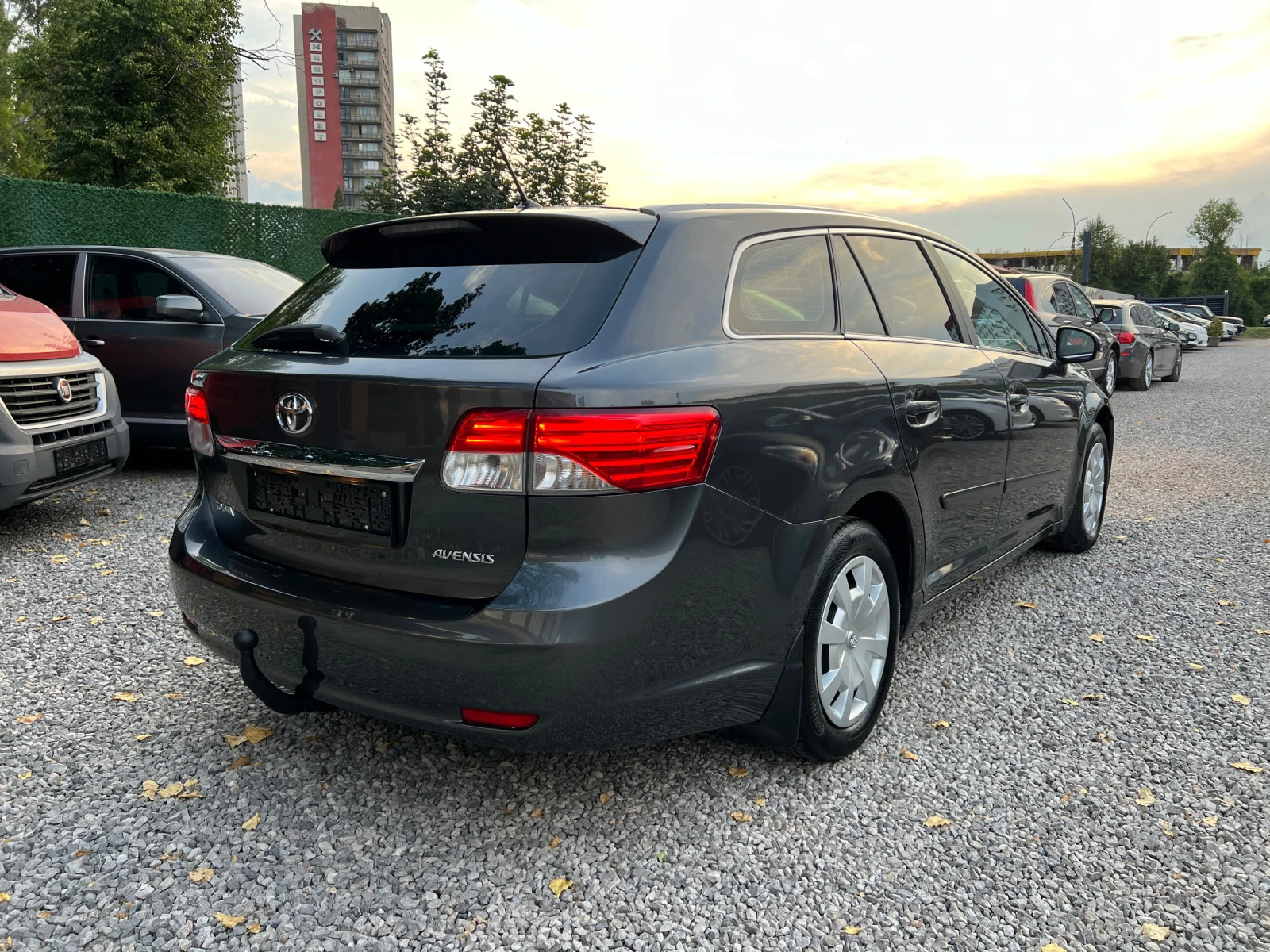 Toyota Avensis 1.8i/Automatic/Facelift/Камера/Подгрев седалки - изображение 7