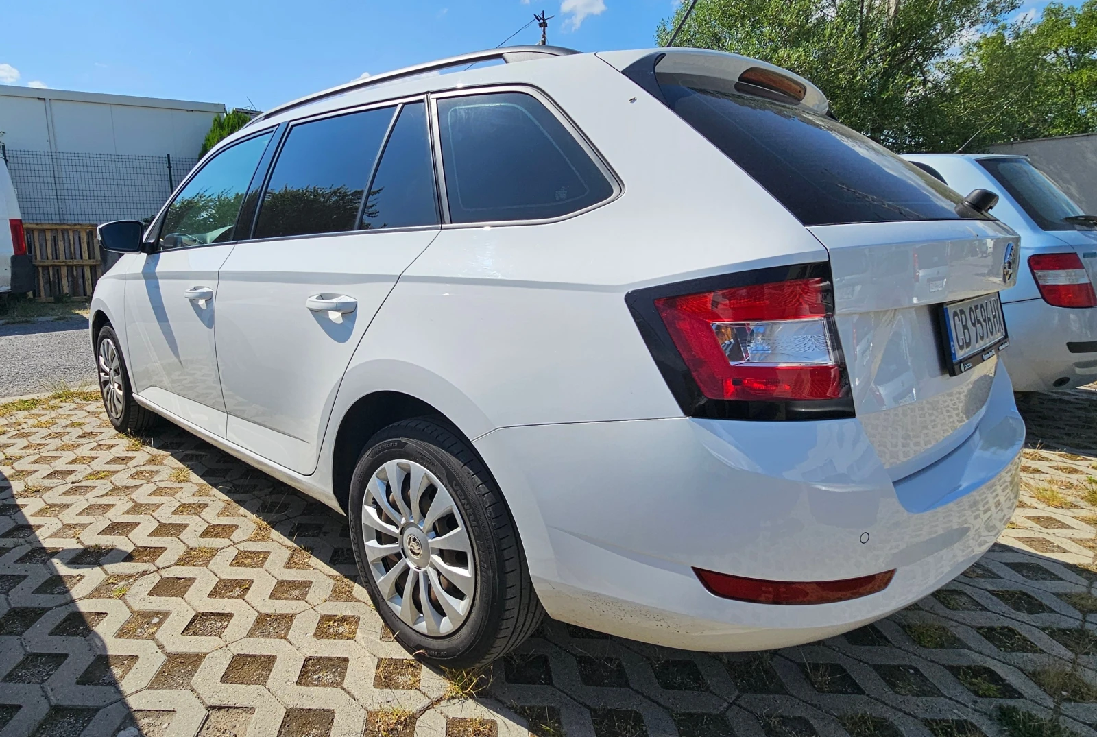 Skoda Fabia 1.0 - изображение 5