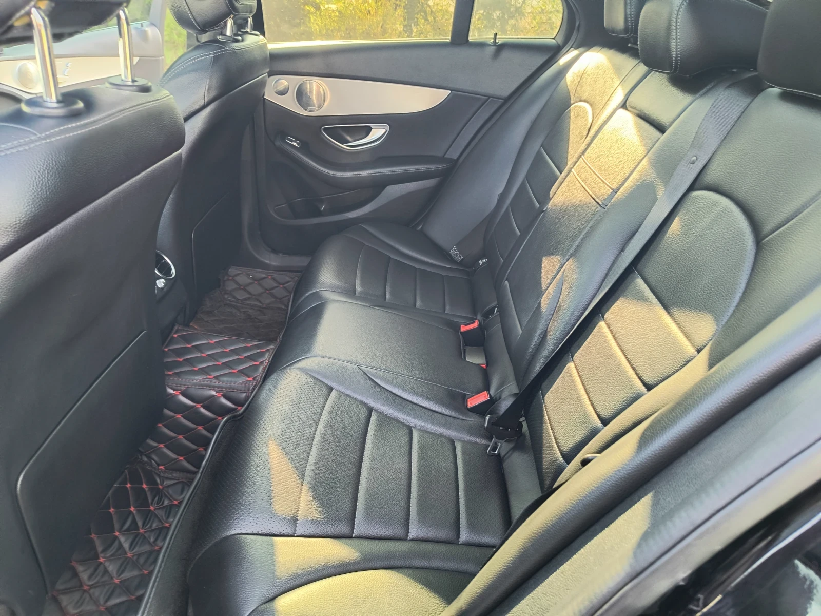 Mercedes-Benz C 300 4 MATIC AMG LINE  - изображение 9