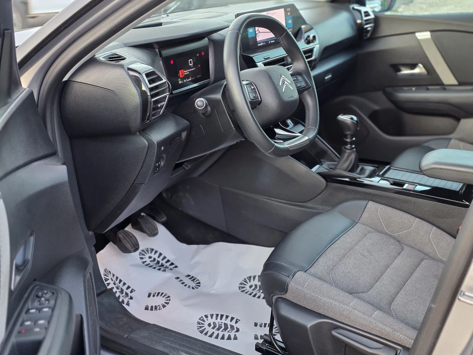 Citroen C4 PureTech 1.2i 130k.c. 47 хиляди 1 Собственик - изображение 9